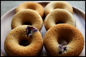 ホットケーキミックスで簡単ブルーベリードーナツ♪
