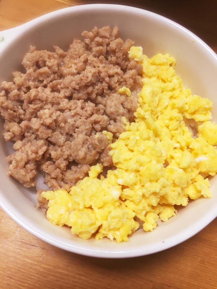 離乳食完了期にも*10分で二色そぼろ