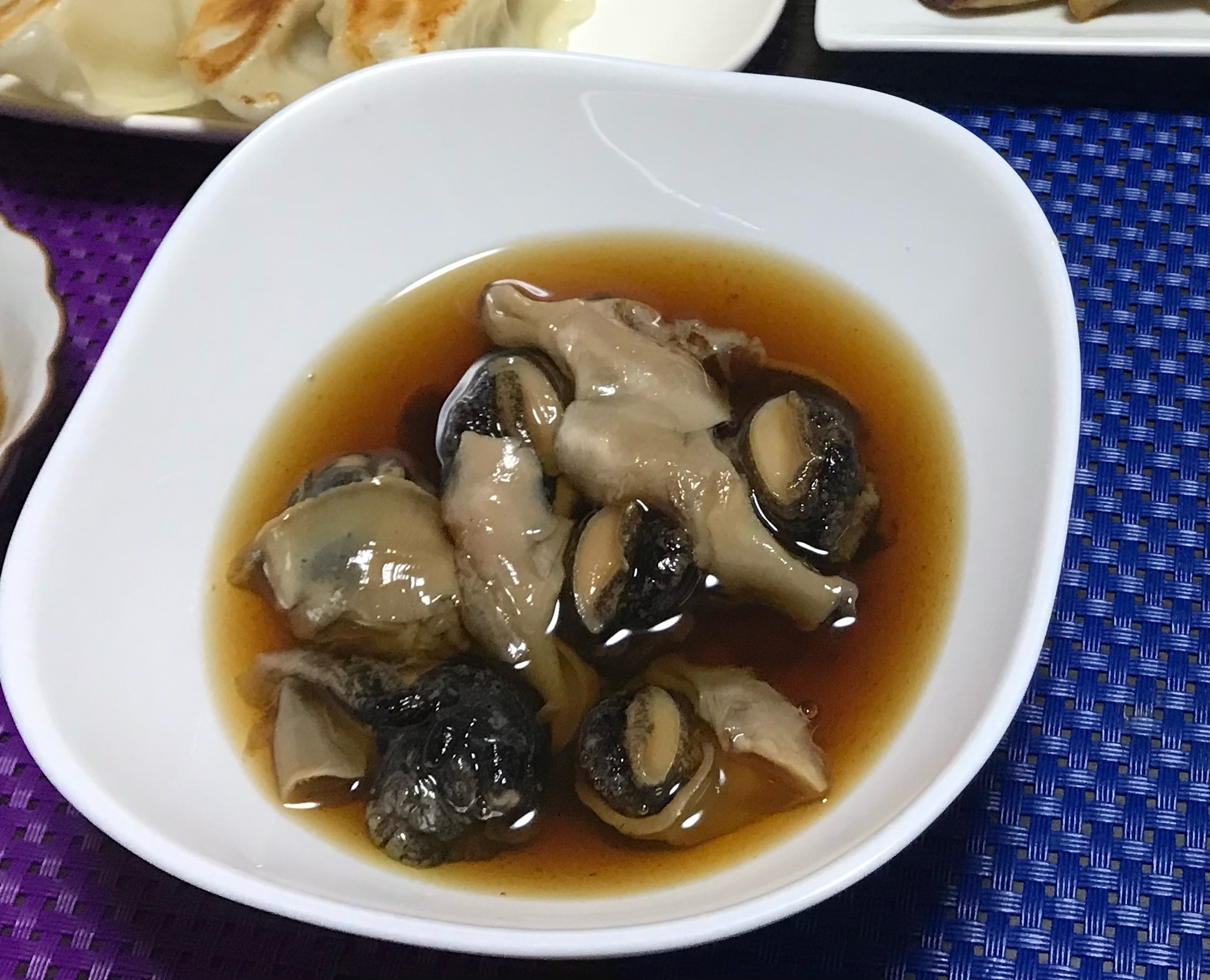 酒が飲めるぞ。つぶ貝の煮付け