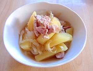 じゃがいもと豚肉と玉ねぎの炒め煮
