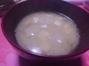 豆腐と麩＆炒り胡麻の味噌汁