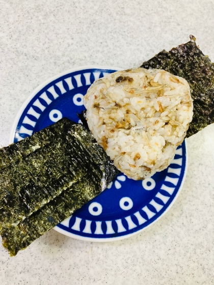 昆布は出汁だけでなく▲ちりめん昆布のおにぎり▲へ