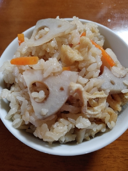 れんこんの炊き込みご飯いいですね！ 食感が良くて簡単でとても美味しかったです(*^^*) レシピありがとうございました♪