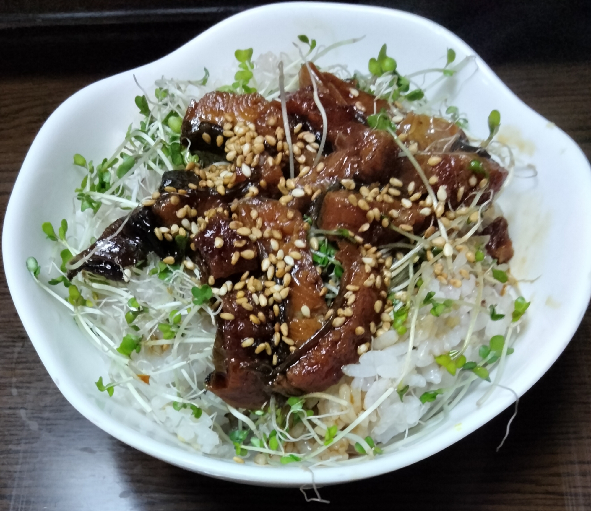 サンマの蒲焼缶で簡単丼
