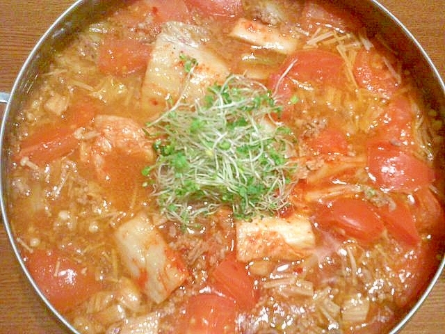 白菜とミンチのトマト鍋