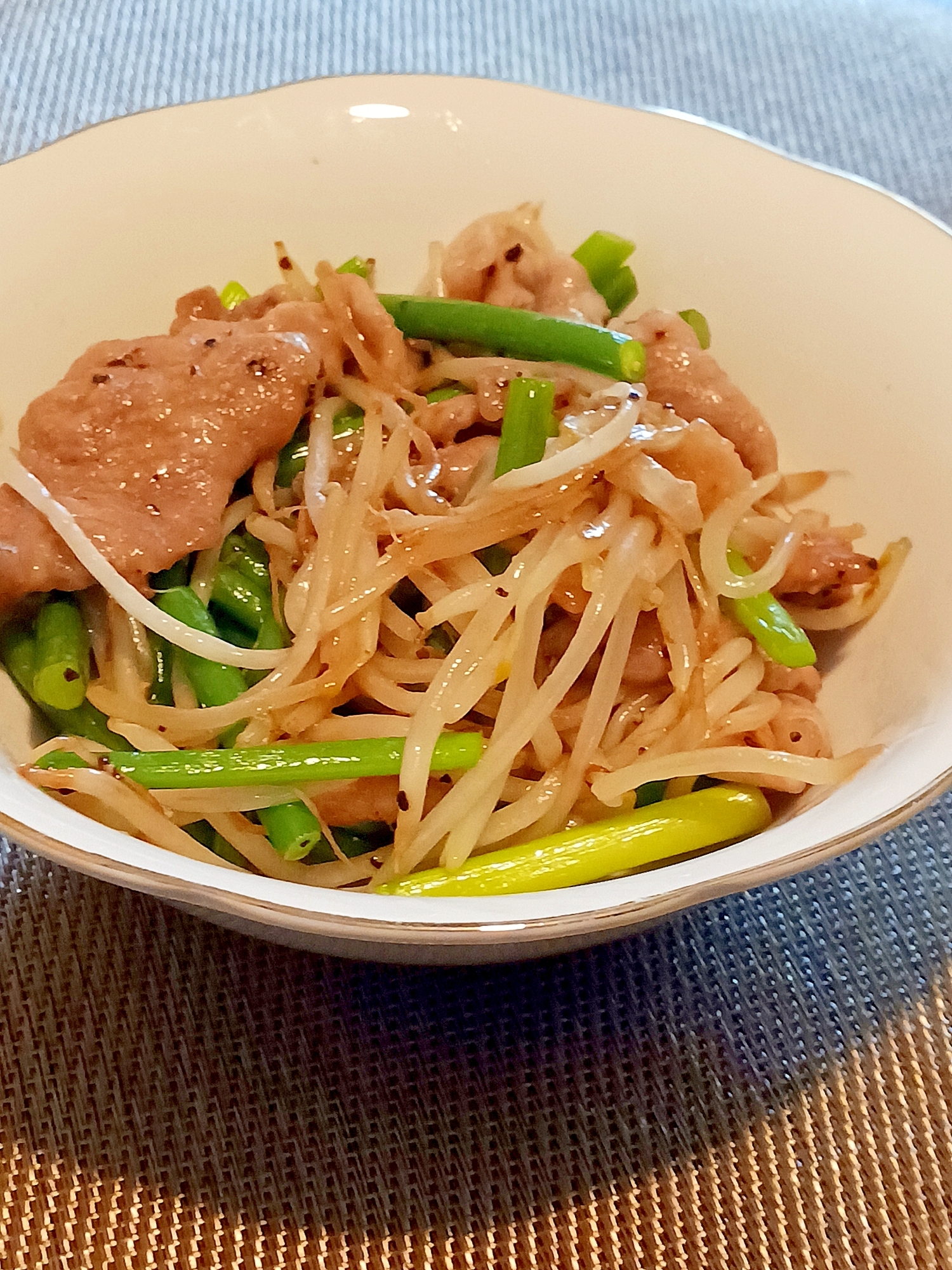 にんにくの芽の塩炒め