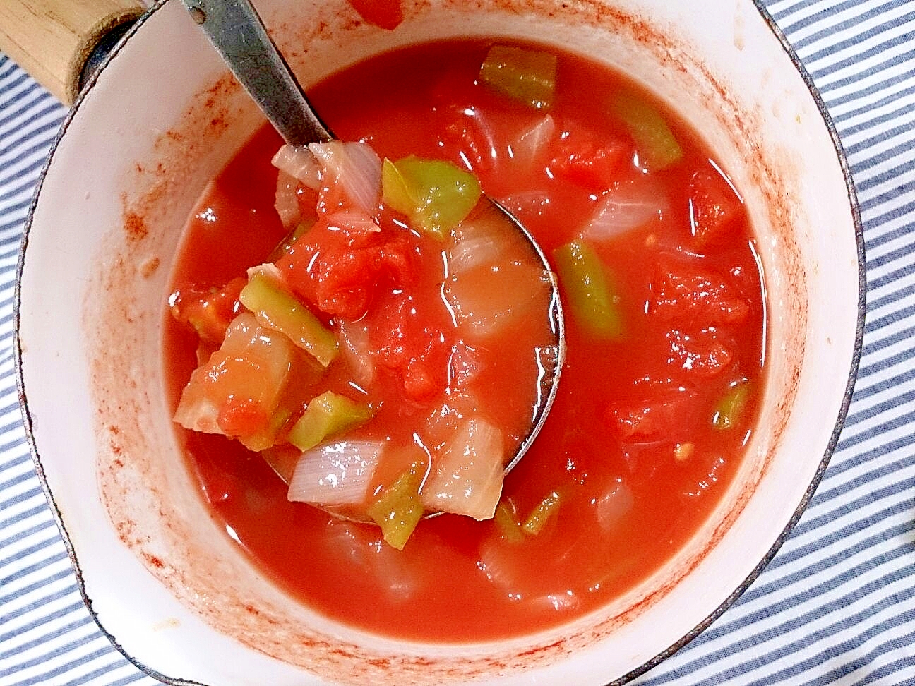 トマト缶で簡単トマトの中華風スープ