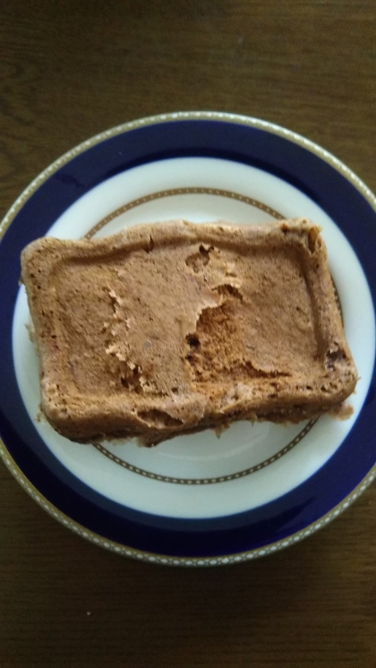 破けていますが(--;)甘すぎずモカの香りも合って美味しかったですー。急にケーキが食べたくなったのですが、このスピードで大満足な一品でした。ご馳走様です！