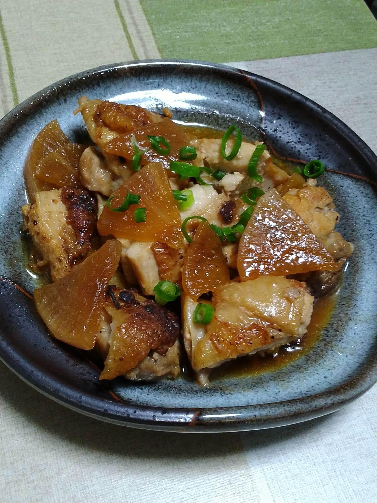 ご飯に良く合う‼鶏肉と大根のあっさり煮