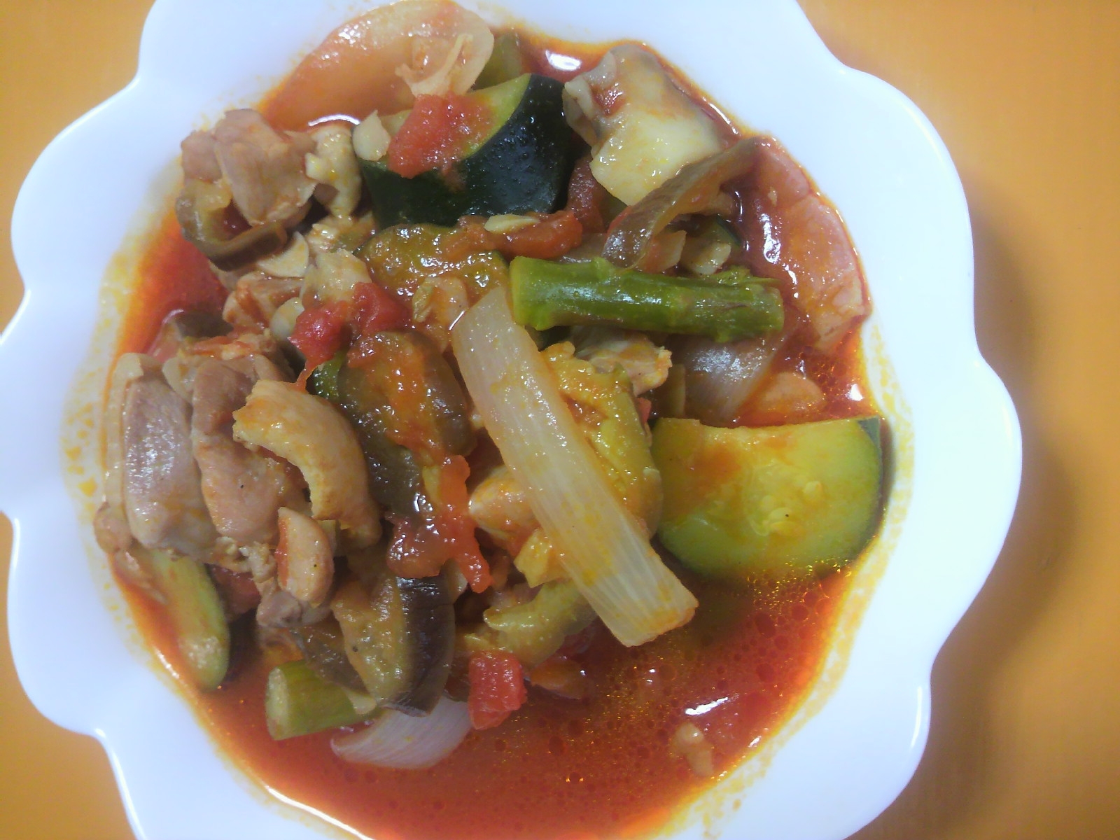 夏野菜と鶏肉のトマトソース煮込み レシピ 作り方 By Taka3pigsdad 楽天レシピ