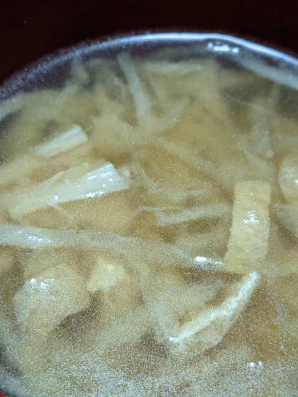 大根と油揚げの味噌汁（昆布だし）