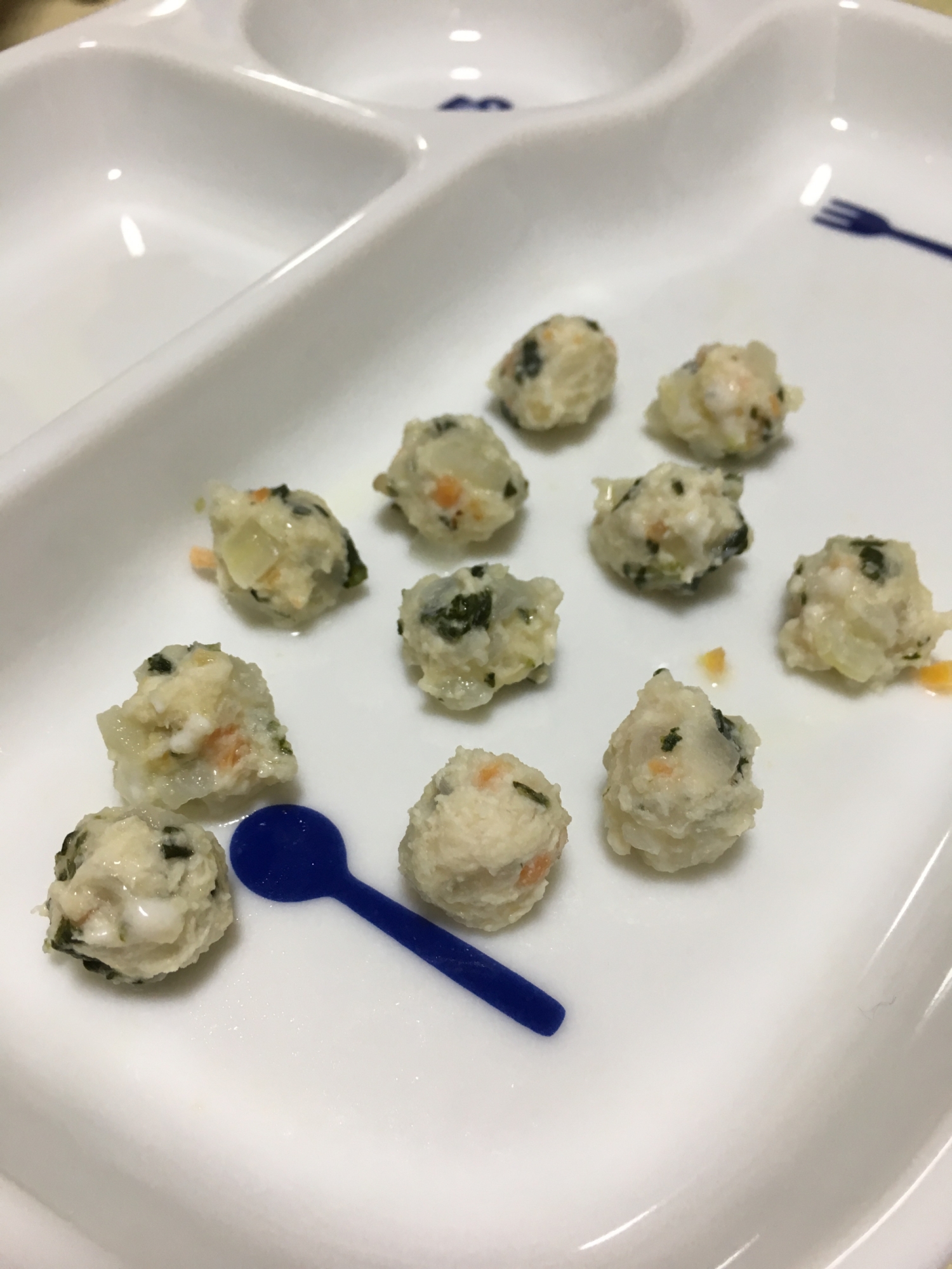 手づかみ離乳食 鶏高野豆腐団子