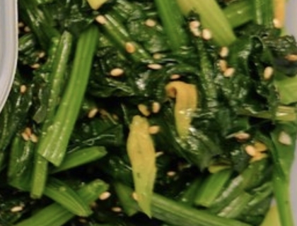 ほうれん草とサラダチキンの胡麻和え