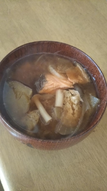 秋鮭を使って♪北海道の美味しい石狩汁