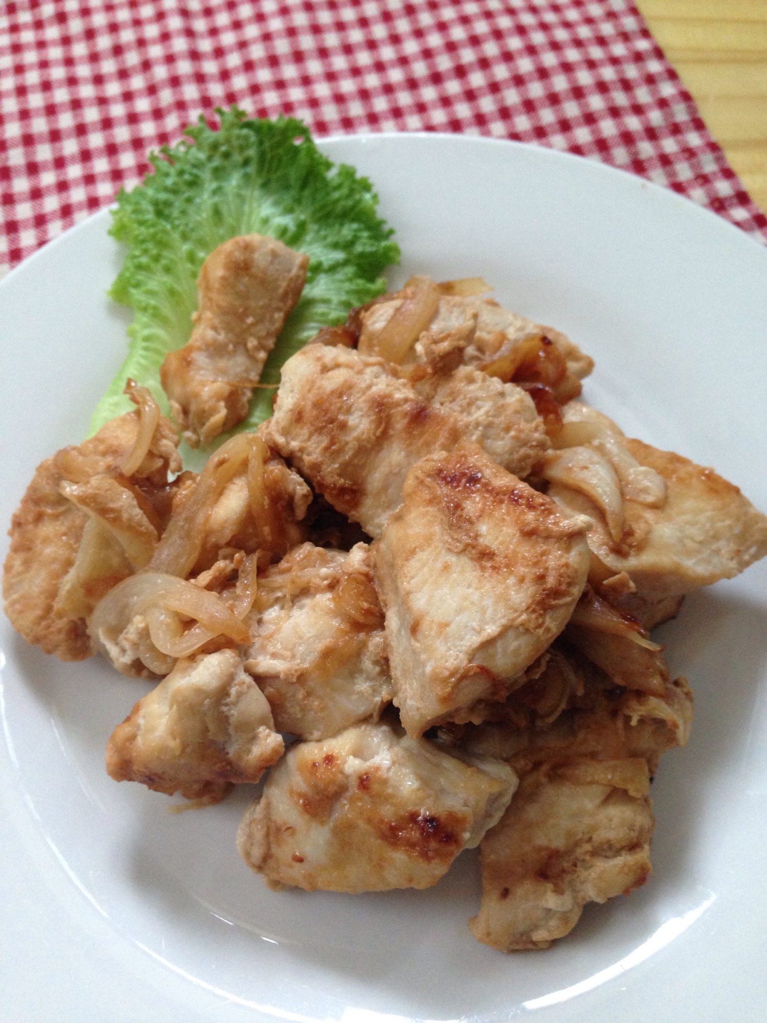 鶏むね肉と玉ねぎの醤油漬け焼き♪