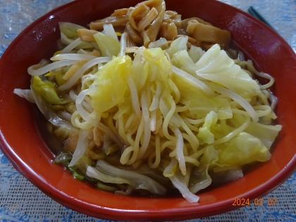 ヘルシーキャベツと油揚げ入りラーメン