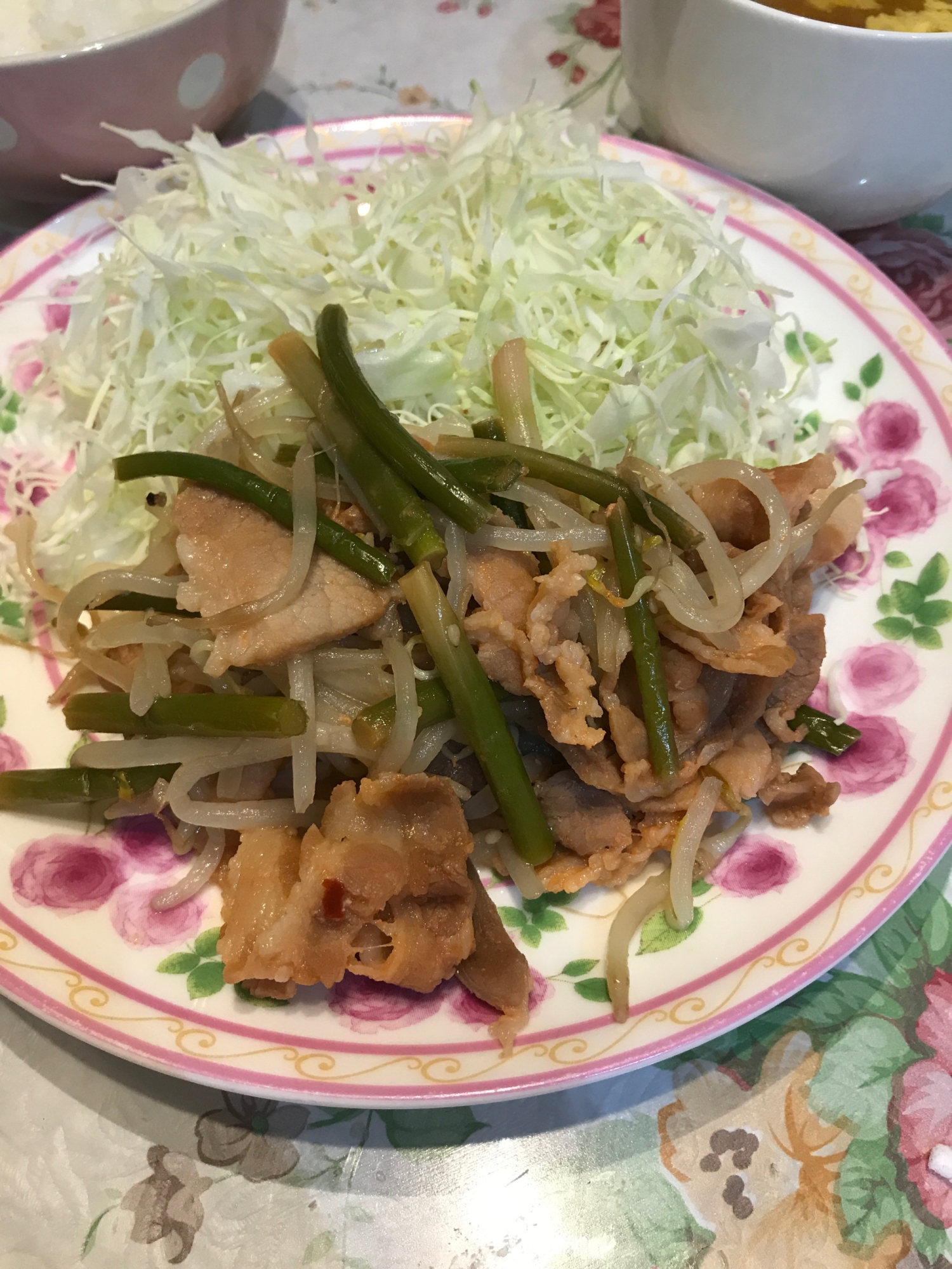 焼肉のタレ揉み込み肉と♡ニンニクの芽の炒め物