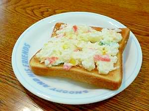 簡単トースト｜ポテトサラダを乗せるだけ