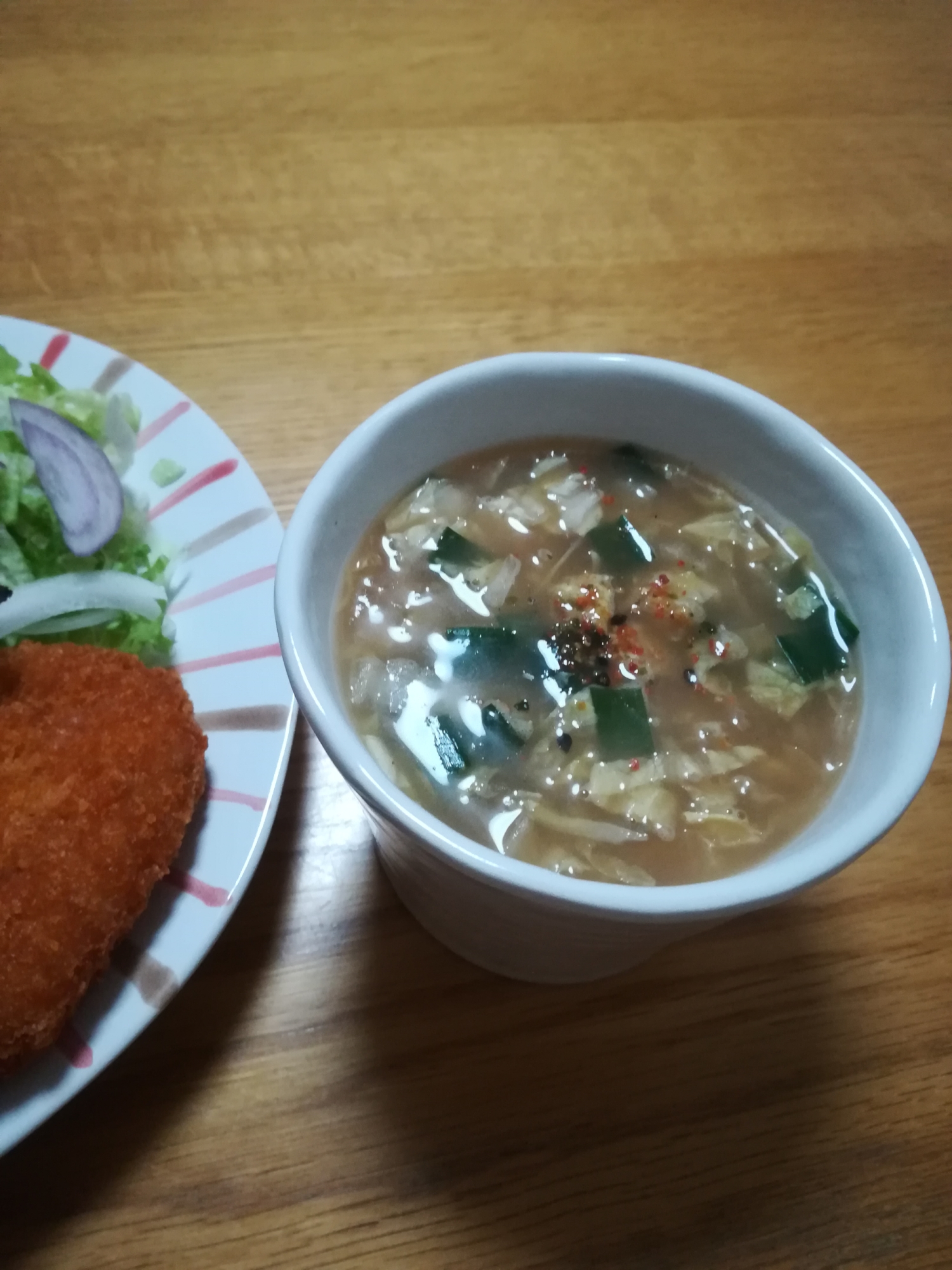 白菜とニラの豚骨味噌スープ