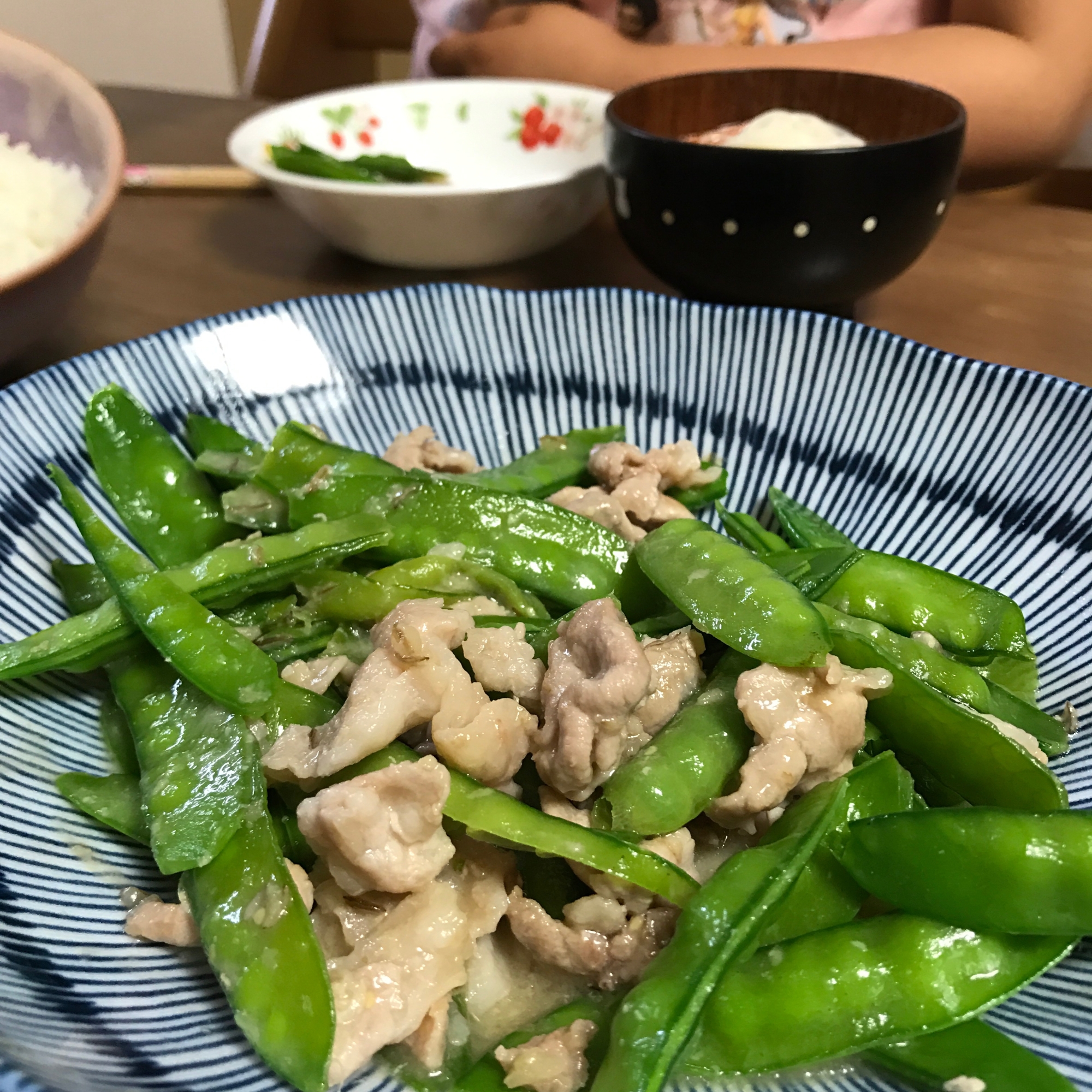 ご飯が進む！弁当にも♪きぬさやと豚肉の甘味噌炒め