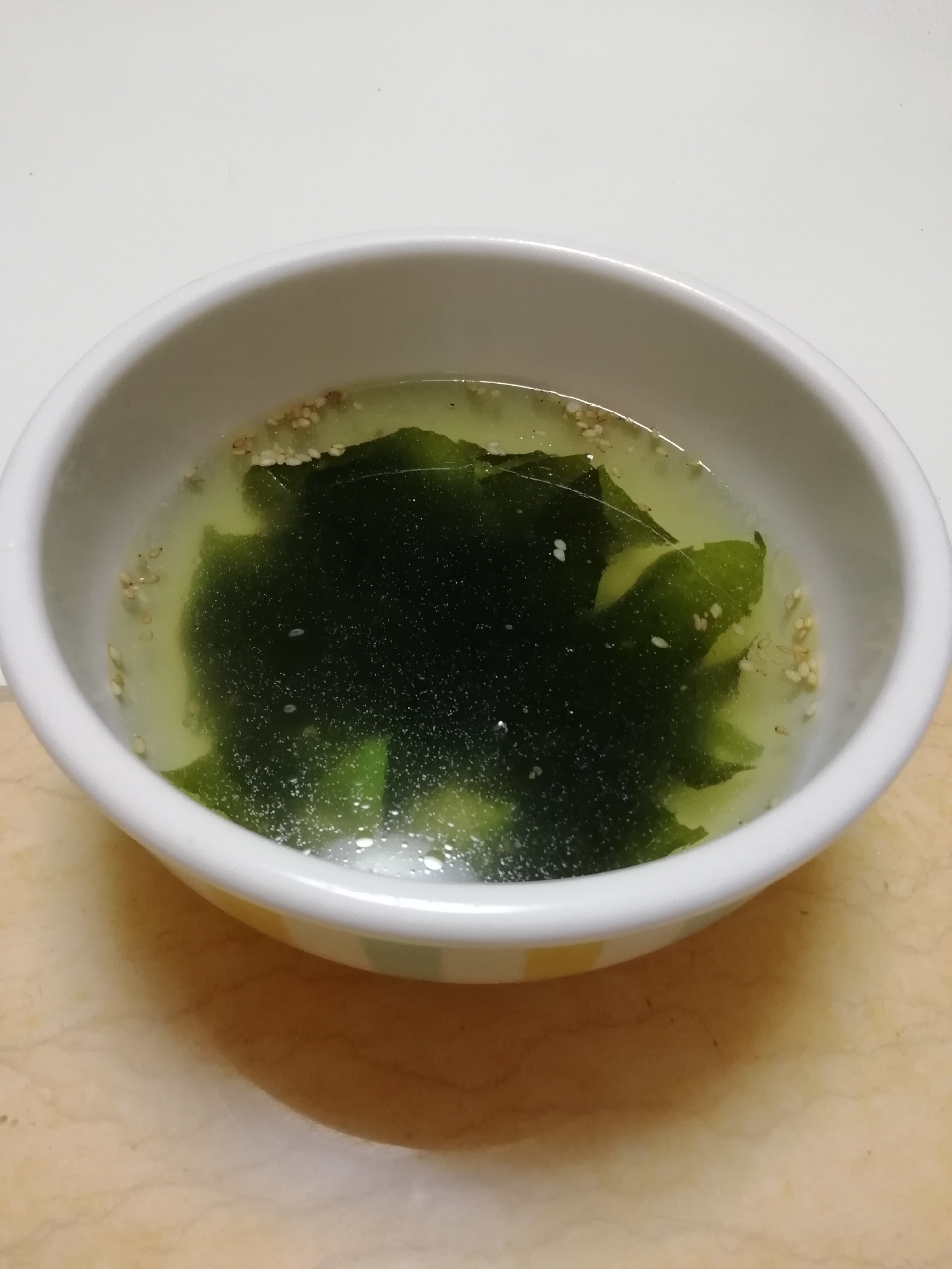 簡単ヘルシー ! オクラとワカメの中華スープ