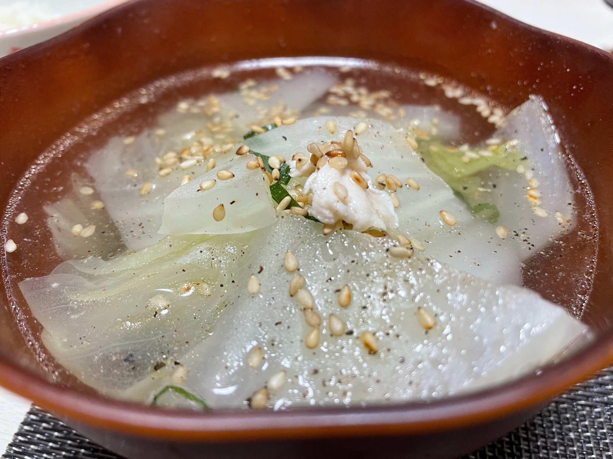 鶏ガラスープで作る白菜ネギ塩スープ