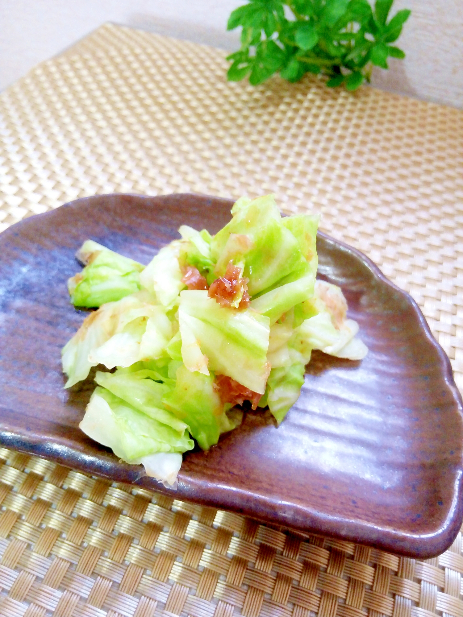 電子レンジでキャベツのおかか和え