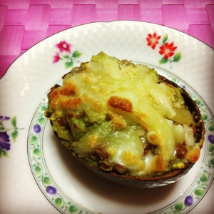 *納豆入りアボカドカップグラタン*