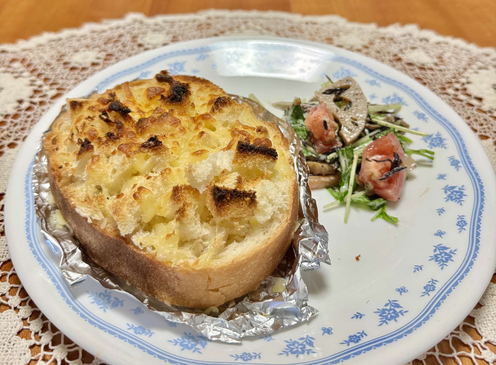 クリームシチューとチーズとバゲットで☆パングラタン