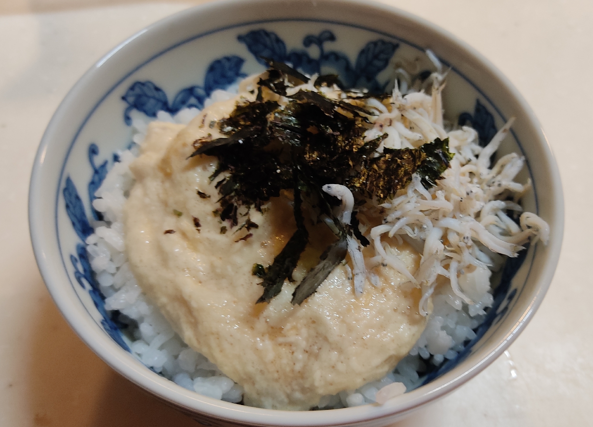 大和芋と釜揚げしらすの丼