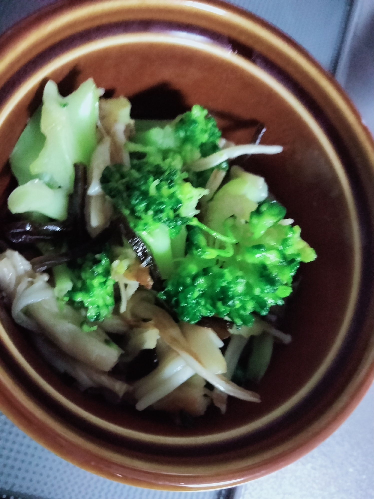 お弁当に…ブロッコリーの塩昆布ソテー