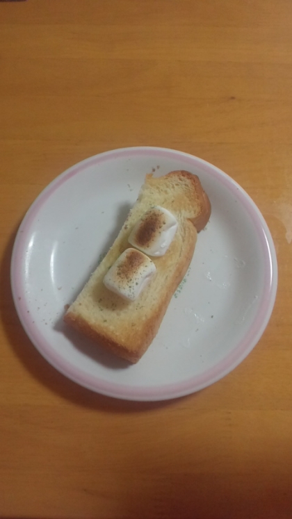 甘しょっぱ♡塩麹青汁マシュマロトースト