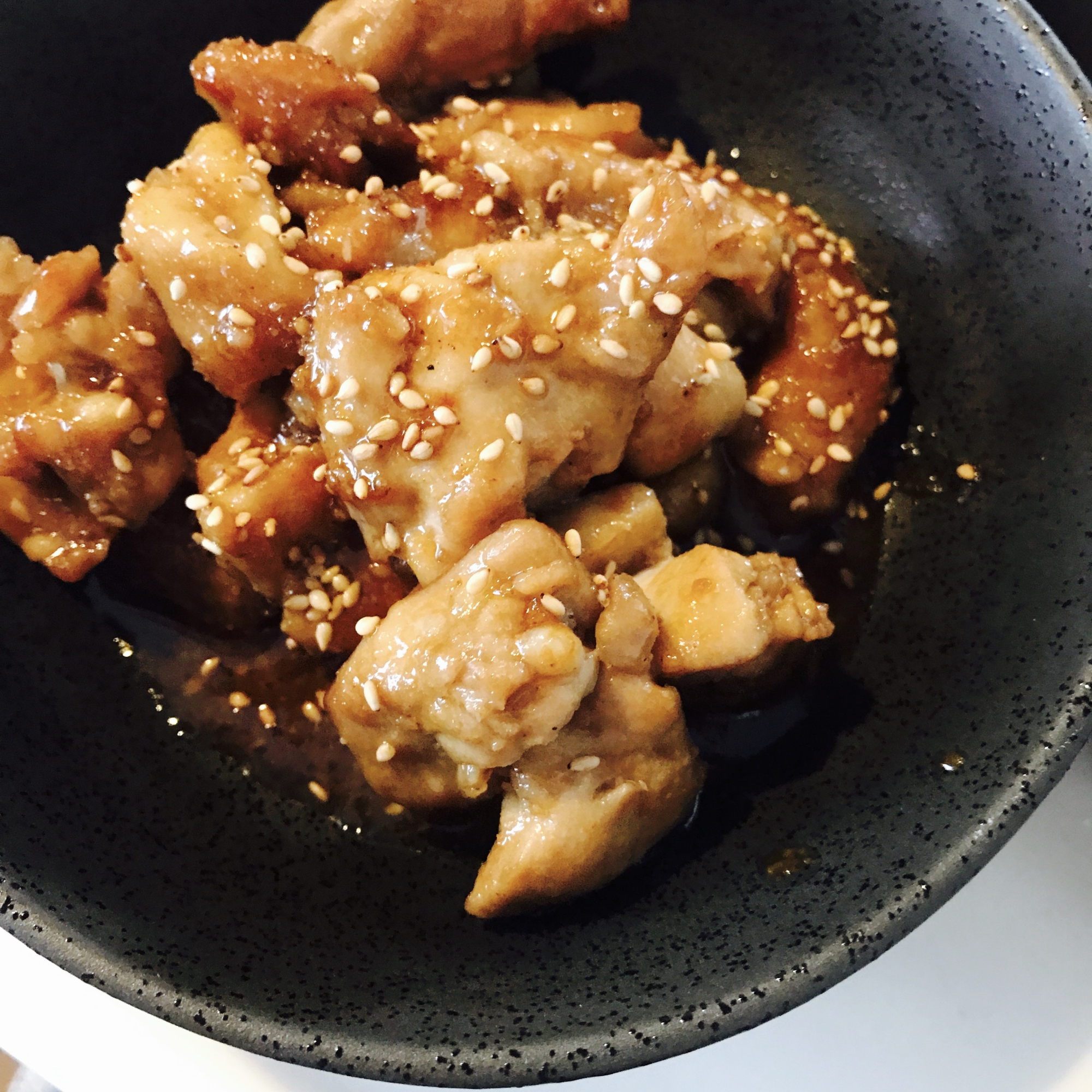 鳥もも肉の胡麻照り焼き