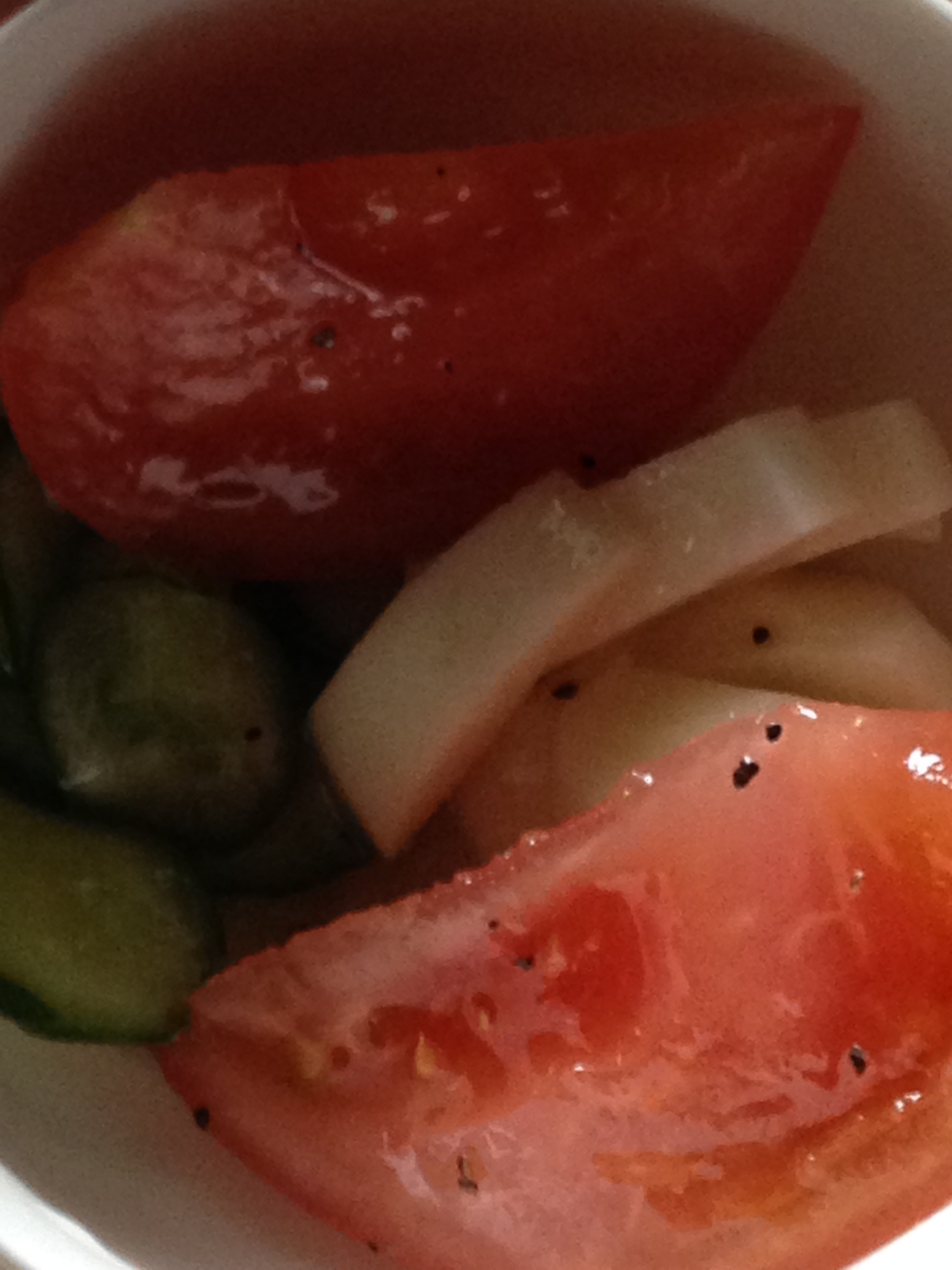トマト、きゅうり、長芋のサラダ