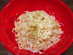 キャベツが沢山美味しく頂けるレシピ、改めてツナ缶も常備すべきと。パンにサンドしても～パンがススム、すすむ！ご馳走さまでした♪