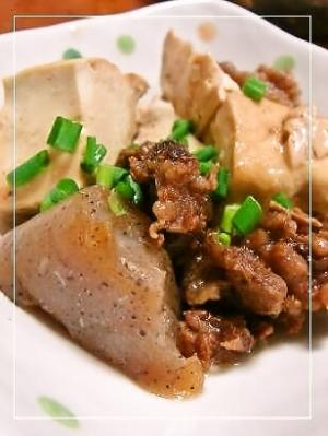 とろける牛スジ肉で✿にんにく肉豆腐
