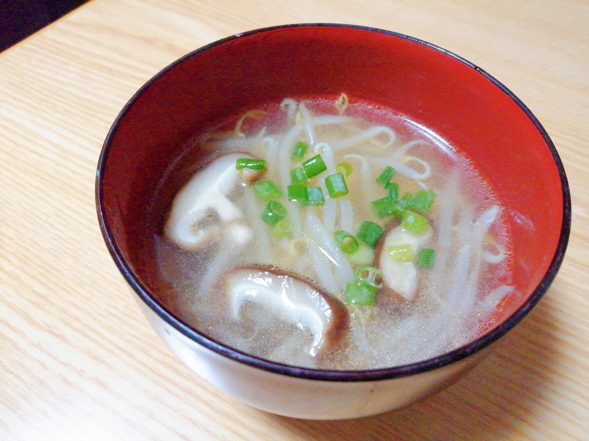 もやしと椎茸と小ねぎのスープ