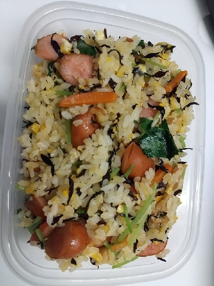 ひじきの煮物リメイク♪我が家の“和風チャーハン”