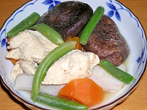 いんげん入り鶏肉と野菜の煮物