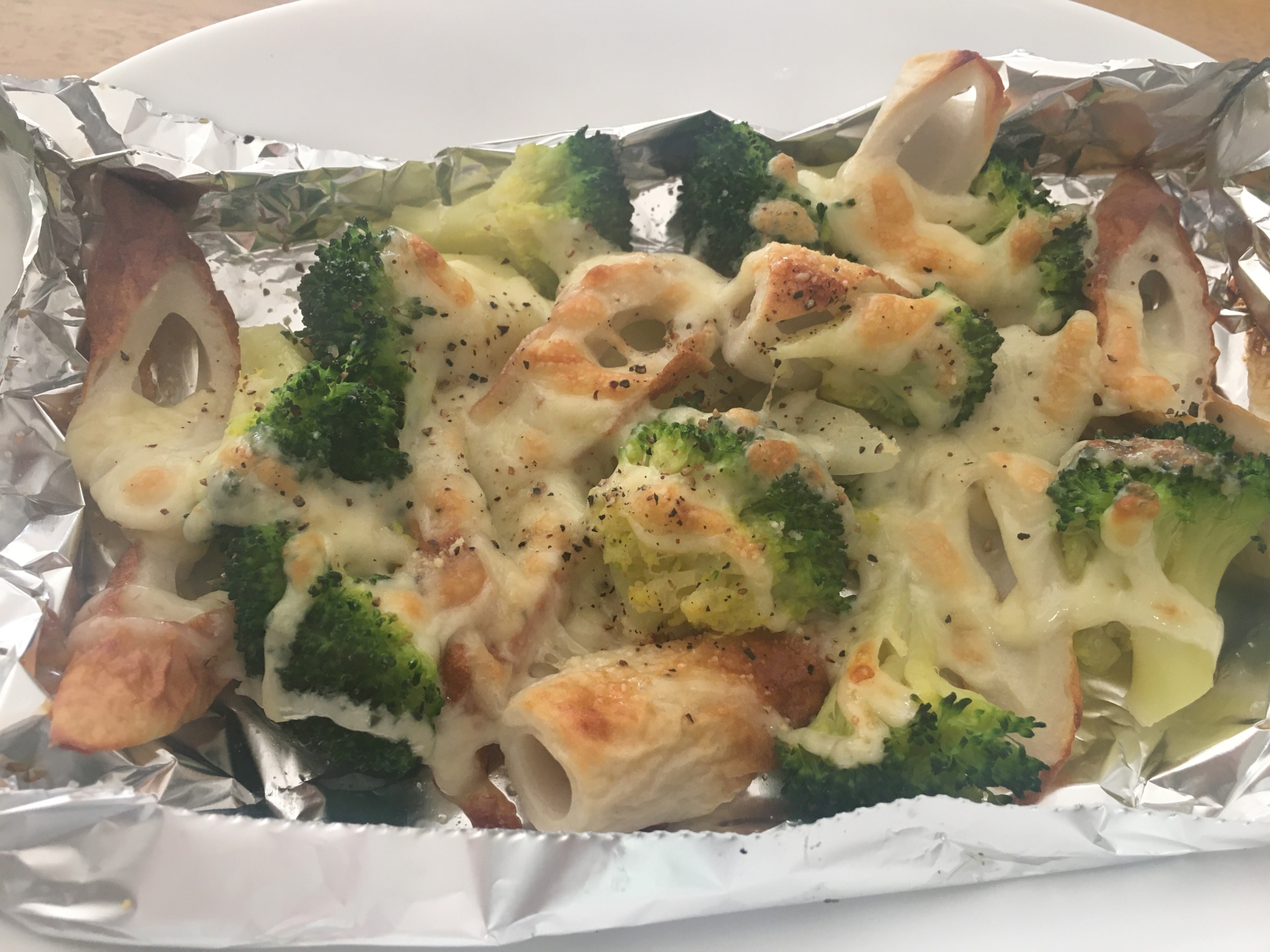 ブロッコリーとちくわのチーズ焼き