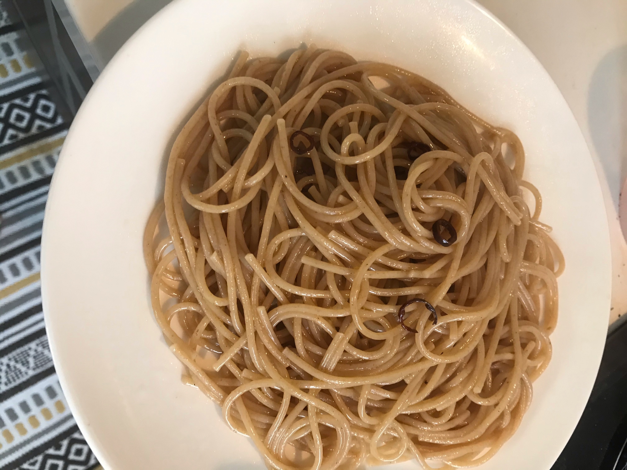 全粒粉パスタでペペロンチーノ！