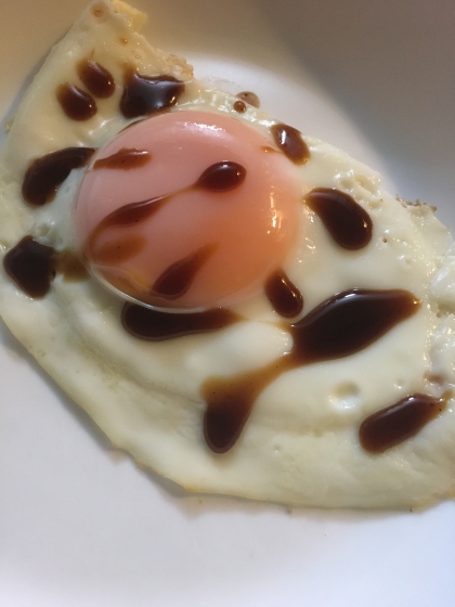 醤油で食べる事が多い目玉焼きも、おたふくソースも美味しかったです♡