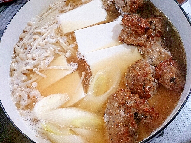 餃子味の焼き肉団子鍋(ノンフライヤー活用)