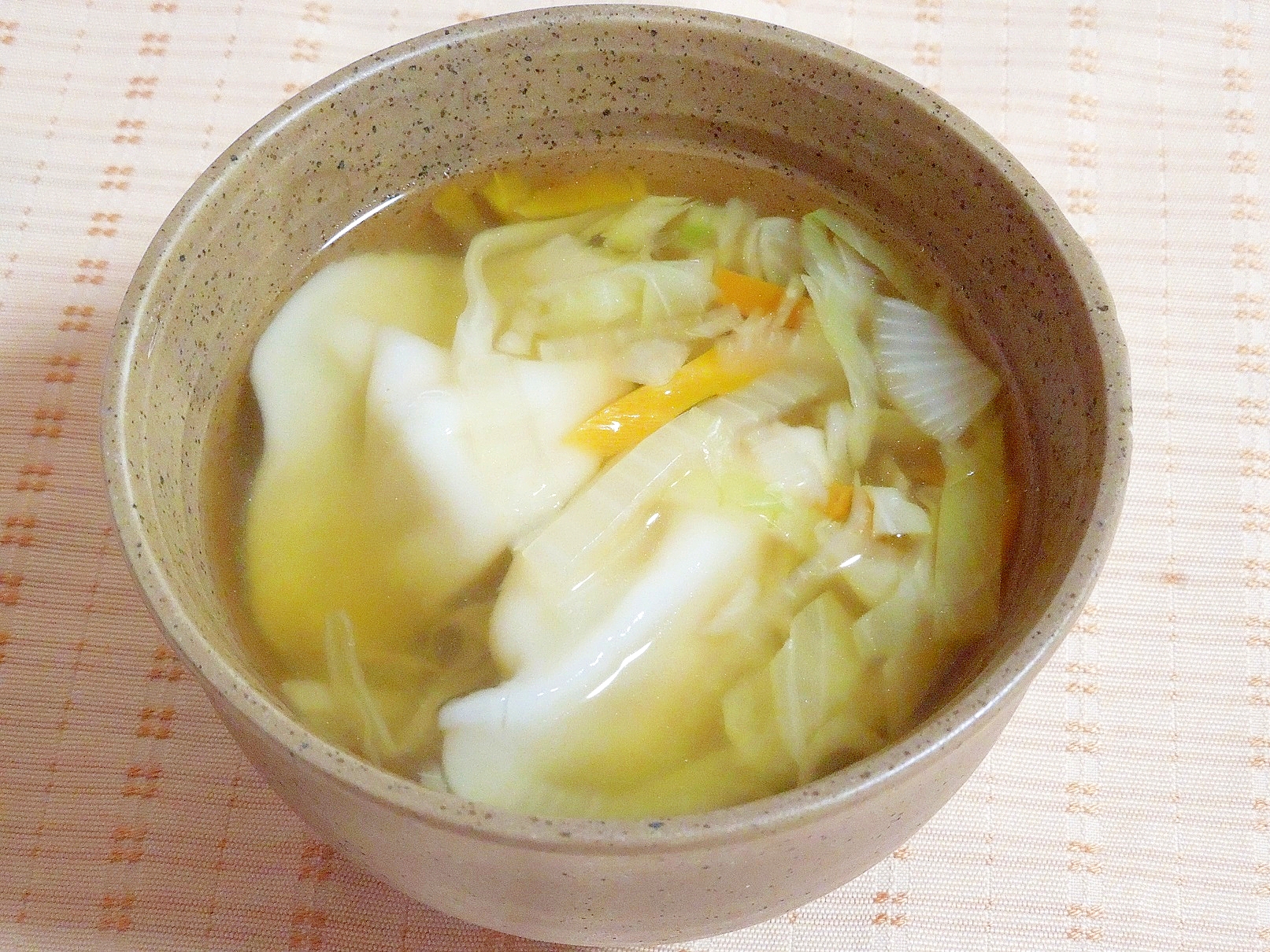 水餃子の牡蠣だし醤油スープ