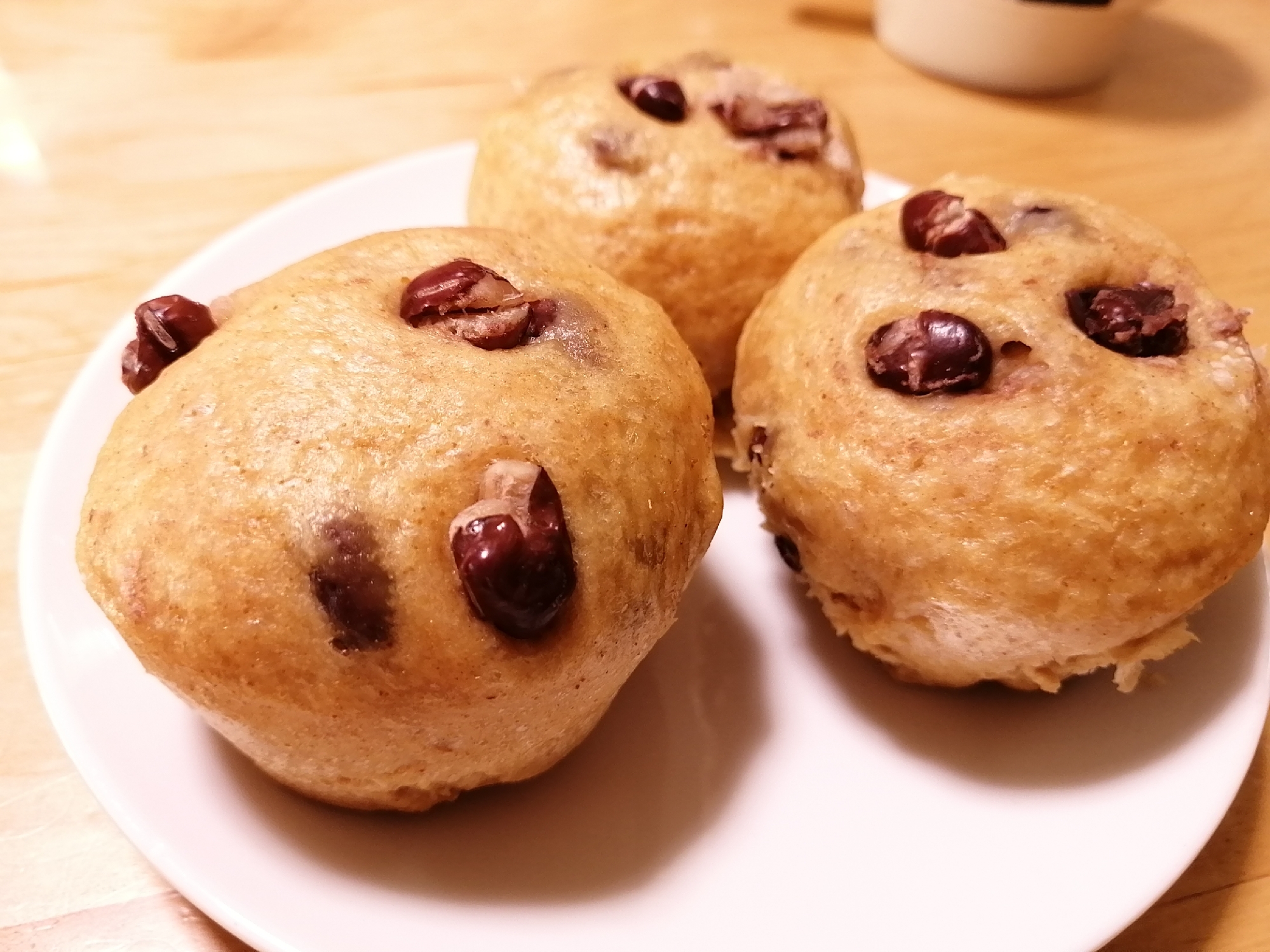 きな粉と茹であずきのイースト蒸しパン