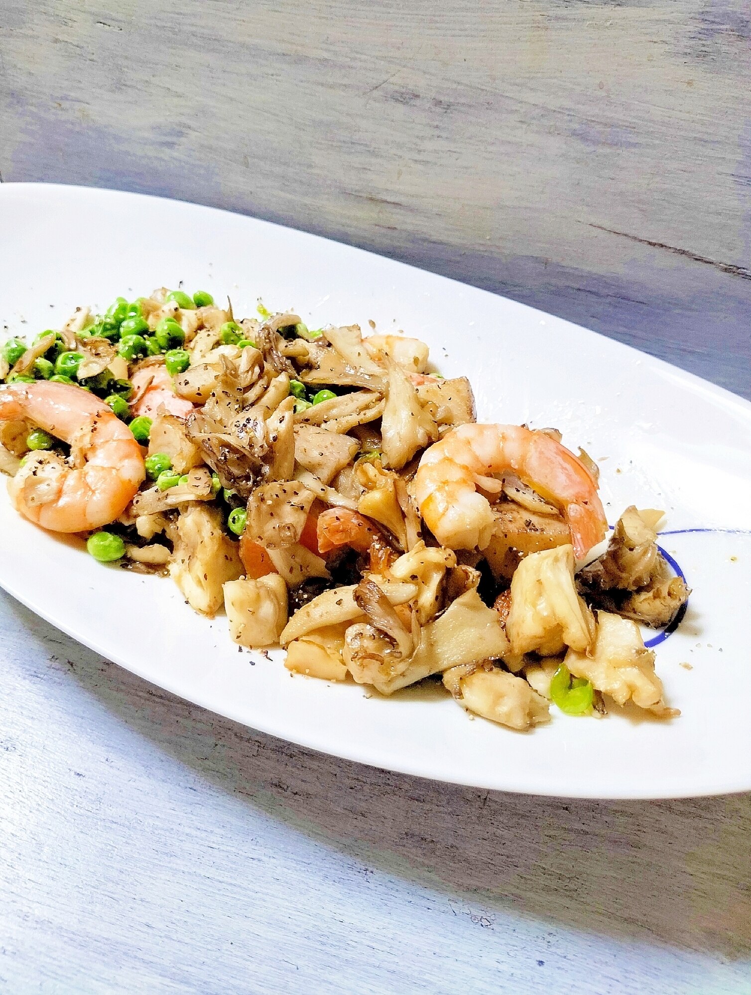 海老とホタテときのこのアヒージョ レシピ・作り方 by ここなっつん