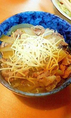 ナチュラルチーズのっけ牛丼