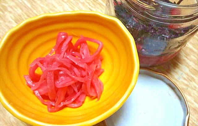 ほんのりピンクな梅酢で漬けた紅生姜