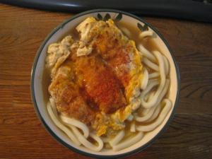 メンチカツでカツ煮うどん