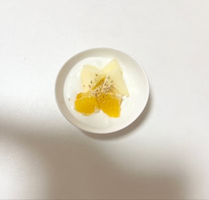 ヨーグルトにオレンジとバナナを♪